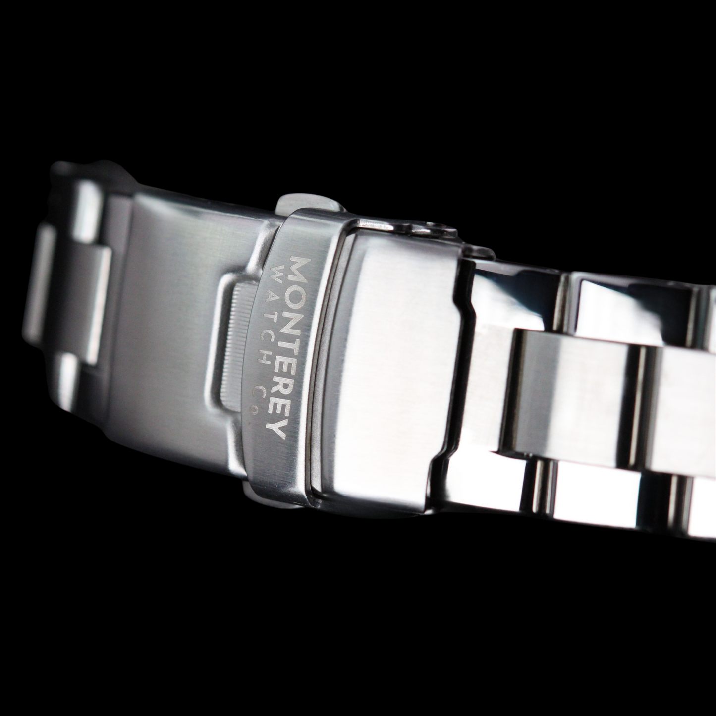 Blacktip GMT Display – Monterey Watches